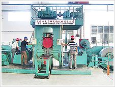 由于轧机轴承是轧机在使用的时间较量需要的部件，，，，，以是一般使用轧机的企业都会提前购置一些轧机轴承。。这样纵然在使用的时间需要替换，，，，，也不会影响到装备的运行。。而这些所购入的轴承在安顿的时间也是有一定的要求的，，，，，若是安顿不是很是适当可能会造成最终的毁损。。